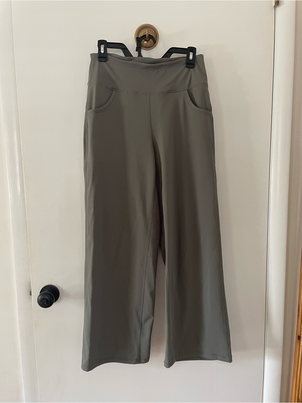 Wide Leg Yoga Pull-On Pants in Olive